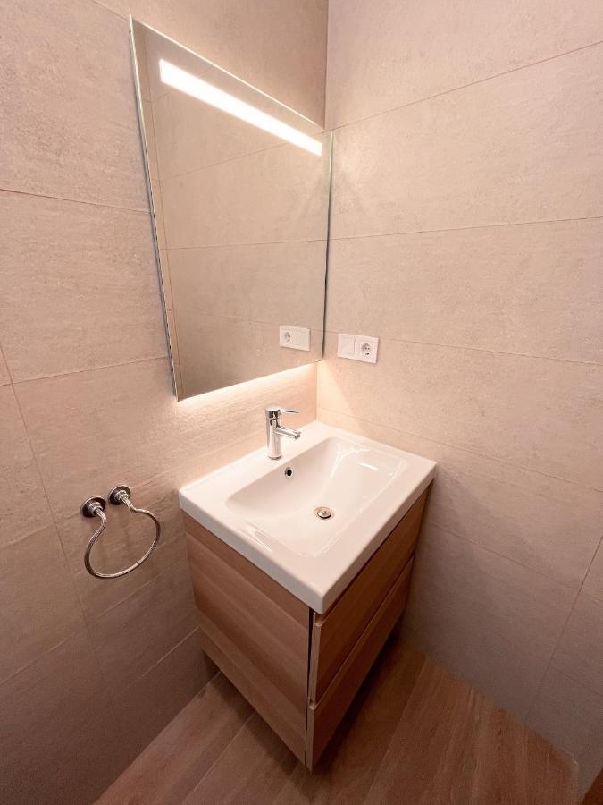 Habitacion En Vivienda Centrica Bilbao Lejlighed Eksteriør billede